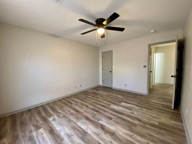 Building Photo - 268 Executive Ave