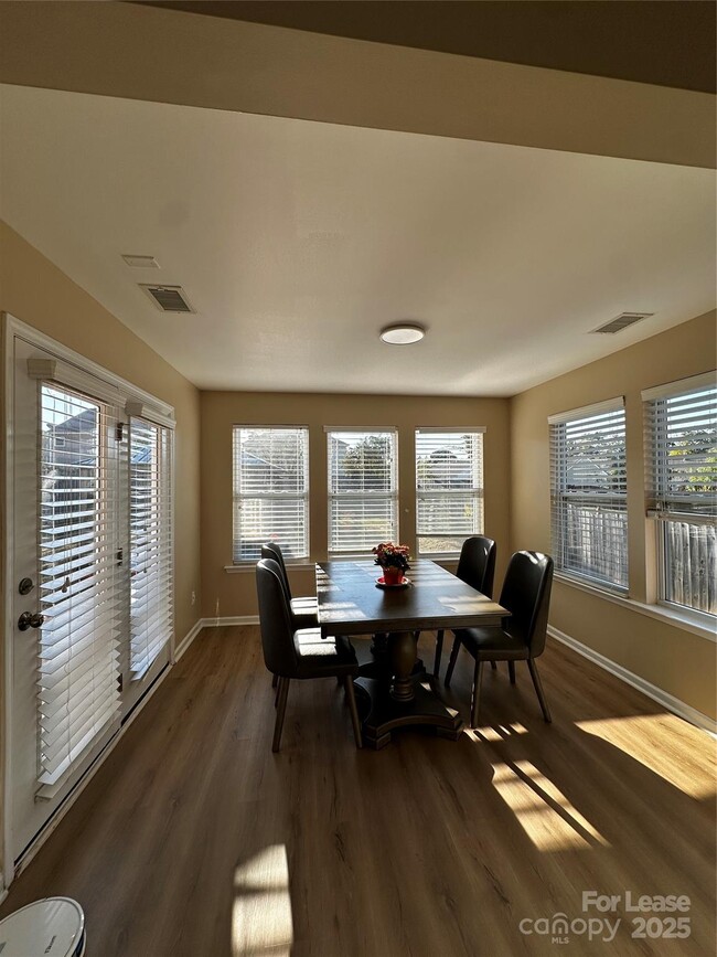 Building Photo - 10031 Goose Landing Dr