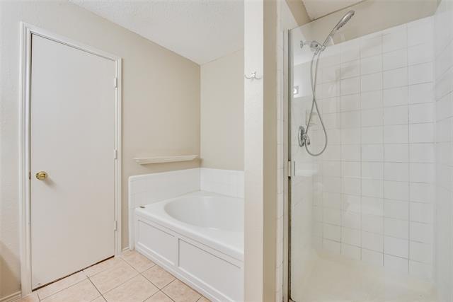 Building Photo - 1629 Thornhill Ln