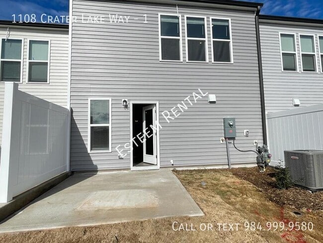 Building Photo - 1108 Crater Lk Wy
