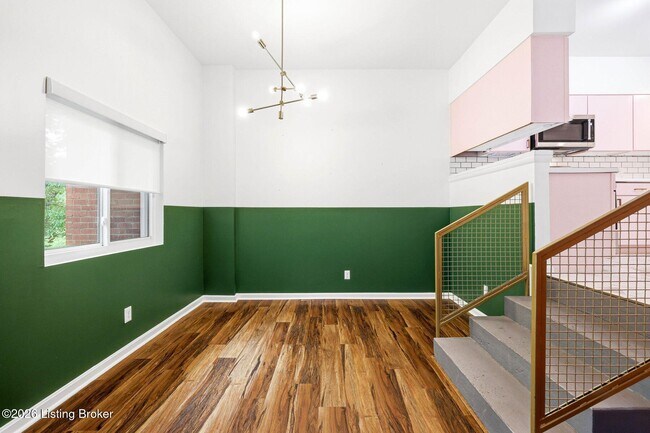Building Photo - 2745 Grinstead Dr
