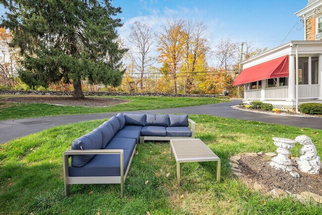 Building Photo - 64 Montebello Rd