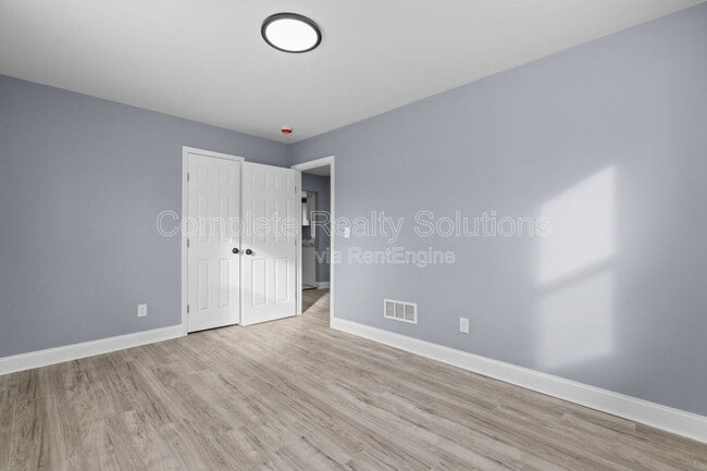 Building Photo - 9722 Lorna Ln