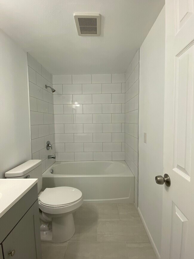 Building Photo - 12120 71st St E