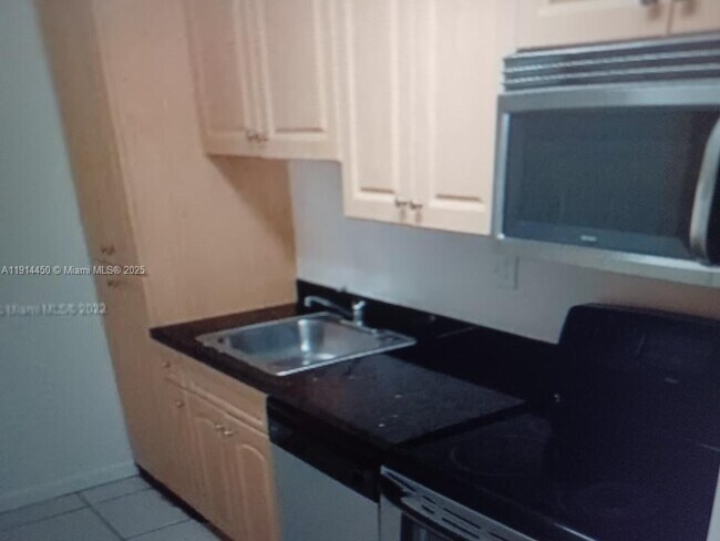 Building Photo - 4330 NW 79th Ave