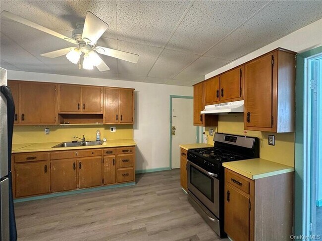 Building Photo - 20 John St