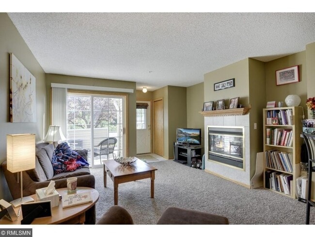 Building Photo - 2270 Ranchview Ln N