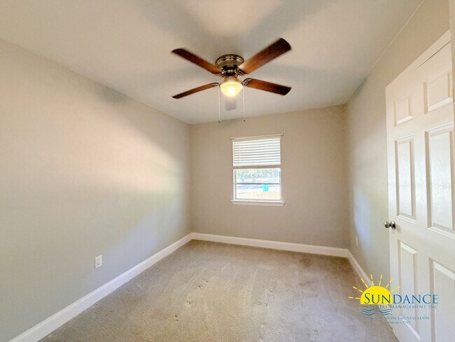 Building Photo - Upgraded 4BR Home with In-Ground Pool in Fort Walton Beach!