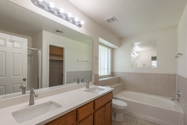 Building Photo - 17405 Bronze Ln