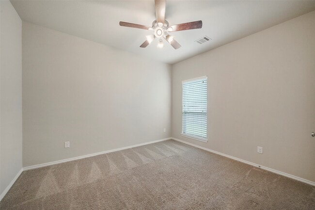 Building Photo - 132 Fox Trail Rd