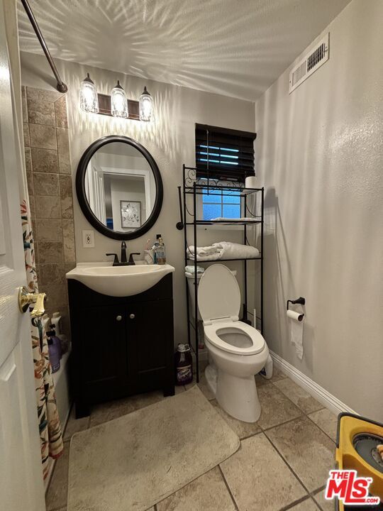 Building Photo - 10824 Paso Robles Ave