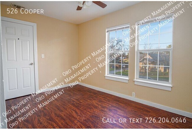 Building Photo - 526 Cooper-
