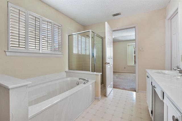 Building Photo - 3325 Windchase Dr