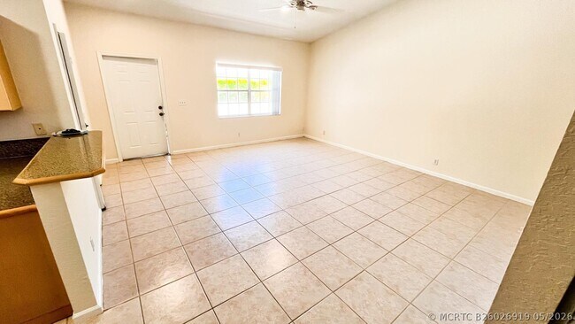 Building Photo - 1440 Hawthorne Pl