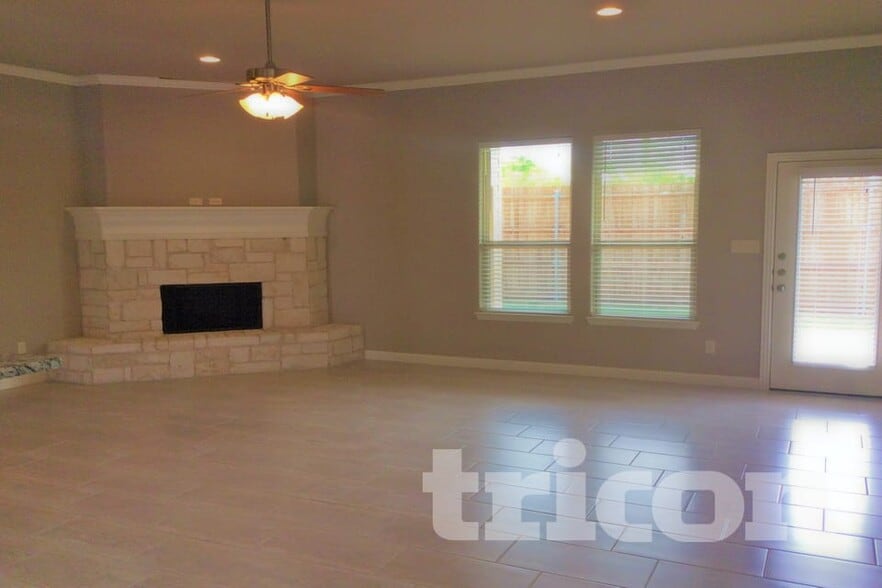 Building Photo - 4406 Logan Cir