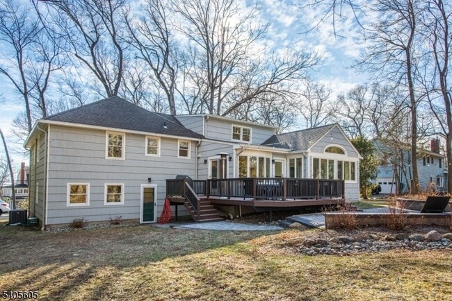 Building Photo - 237 Morris Ave