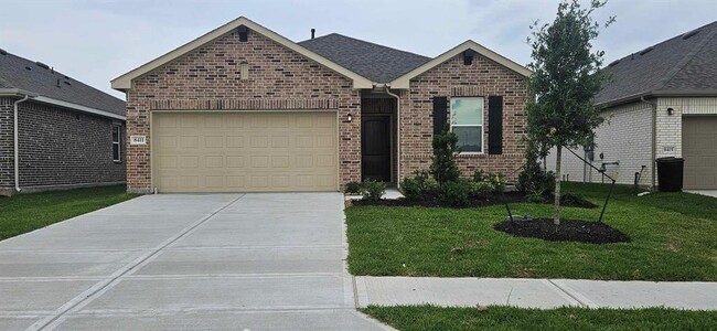 Building Photo - 8411 Bay Oaks Dr