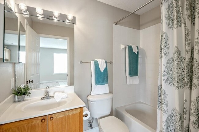 Building Photo - 3253 Stanhope Dr