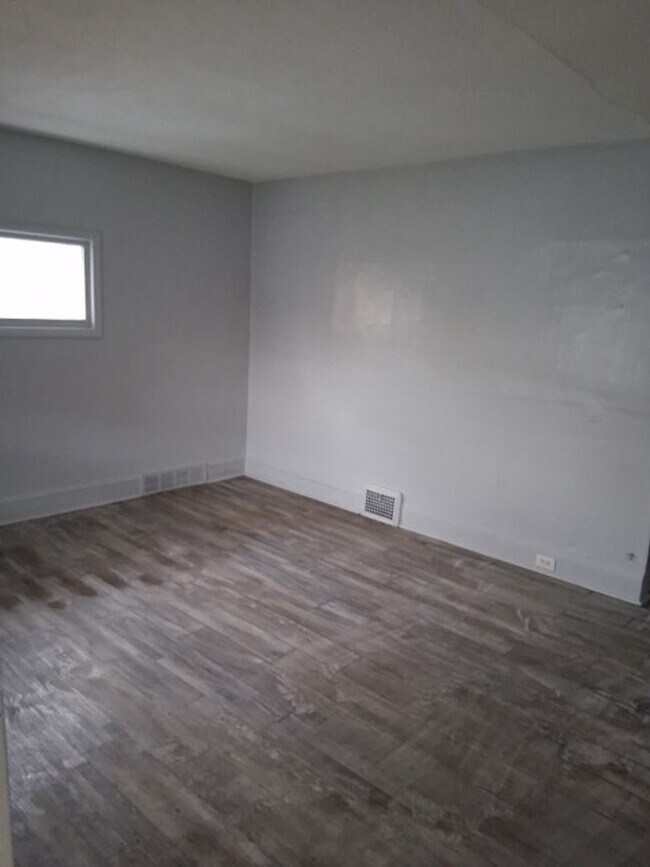 Building Photo - 4008 Ardmore Ave