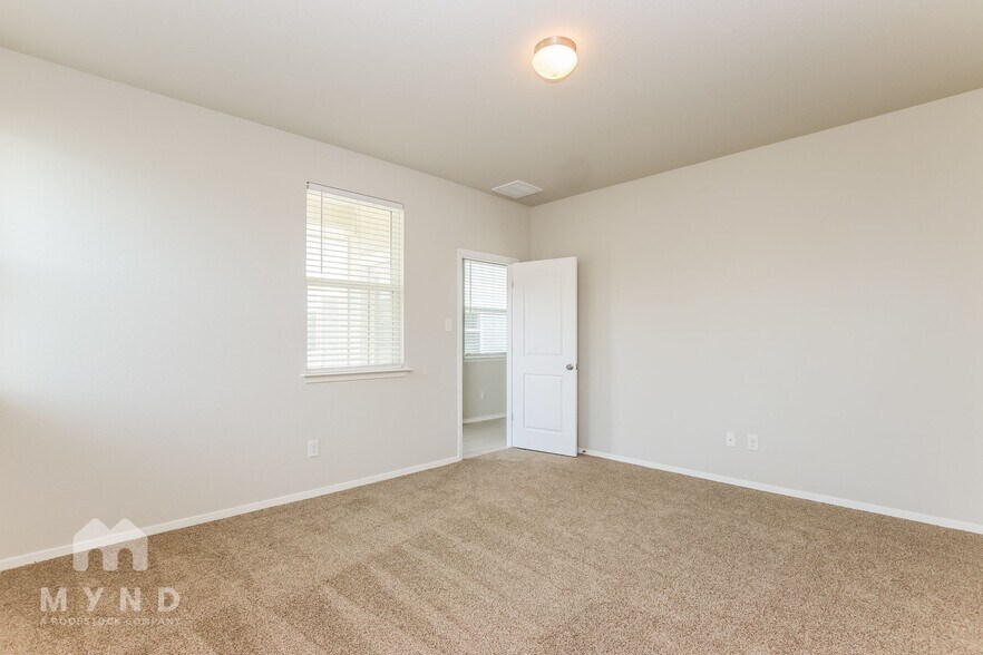 Building Photo - 252 Fabion St