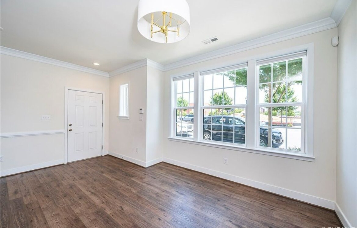 Building Photo - 2008 Libbie Lake West St