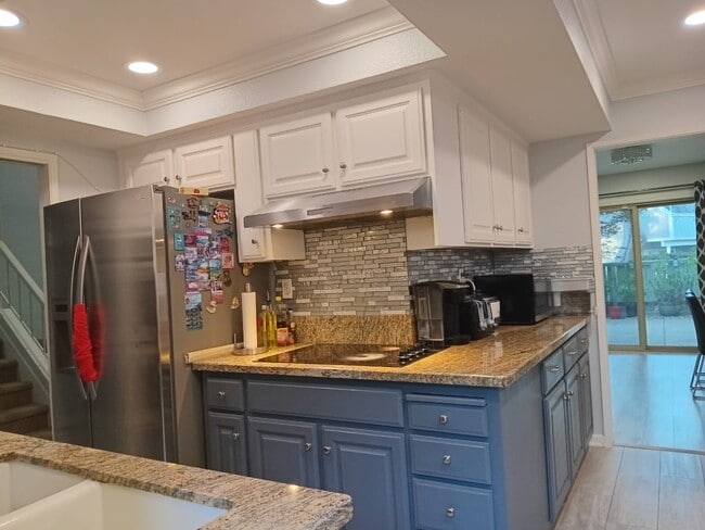 Building Photo - 7551 Maywood Dr