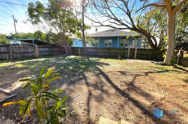 Building Photo - 3-bedroom, 1-bathroom house located in the...