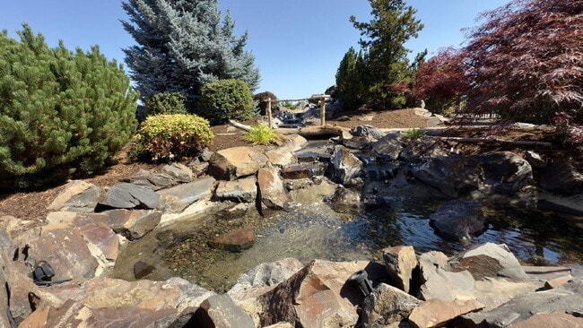 Building Photo - 143 Pine Lake Dr