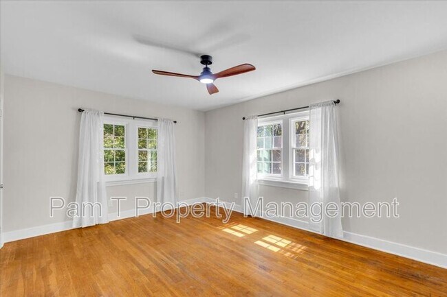 Building Photo - 625 E 41st St