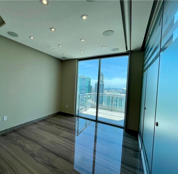 Building Photo - 92 SW 3rd St