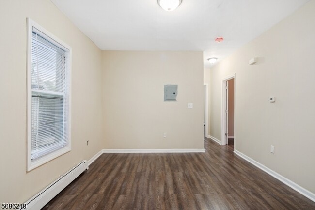 Building Photo - 50 9th Ave
