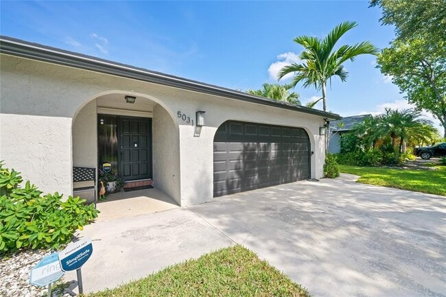 Building Photo - 5031 SW 119th Ave