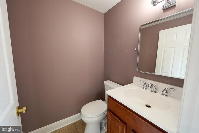 Building Photo - 423 N Orange St