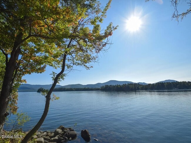 Building Photo - 35 Huddle Ln