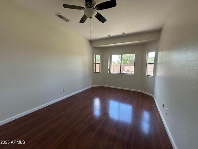 Building Photo - 200 W Flamingo Dr