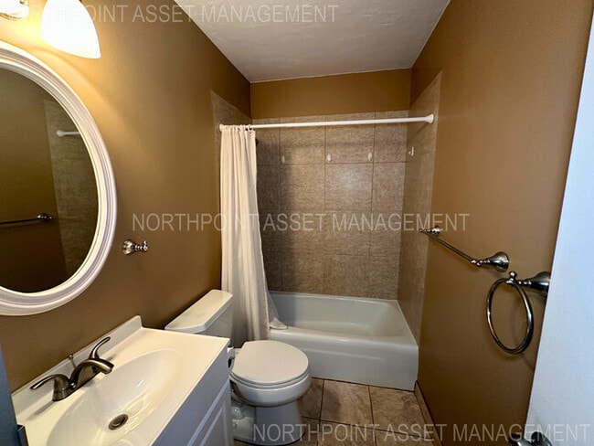 Building Photo - Welcome to charming 2-bedroom, 1-bathroom ...