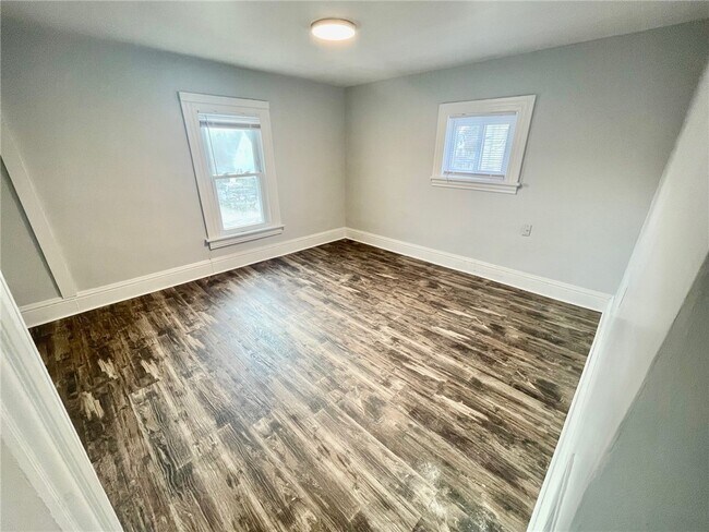 Building Photo - 223 E Filbert St