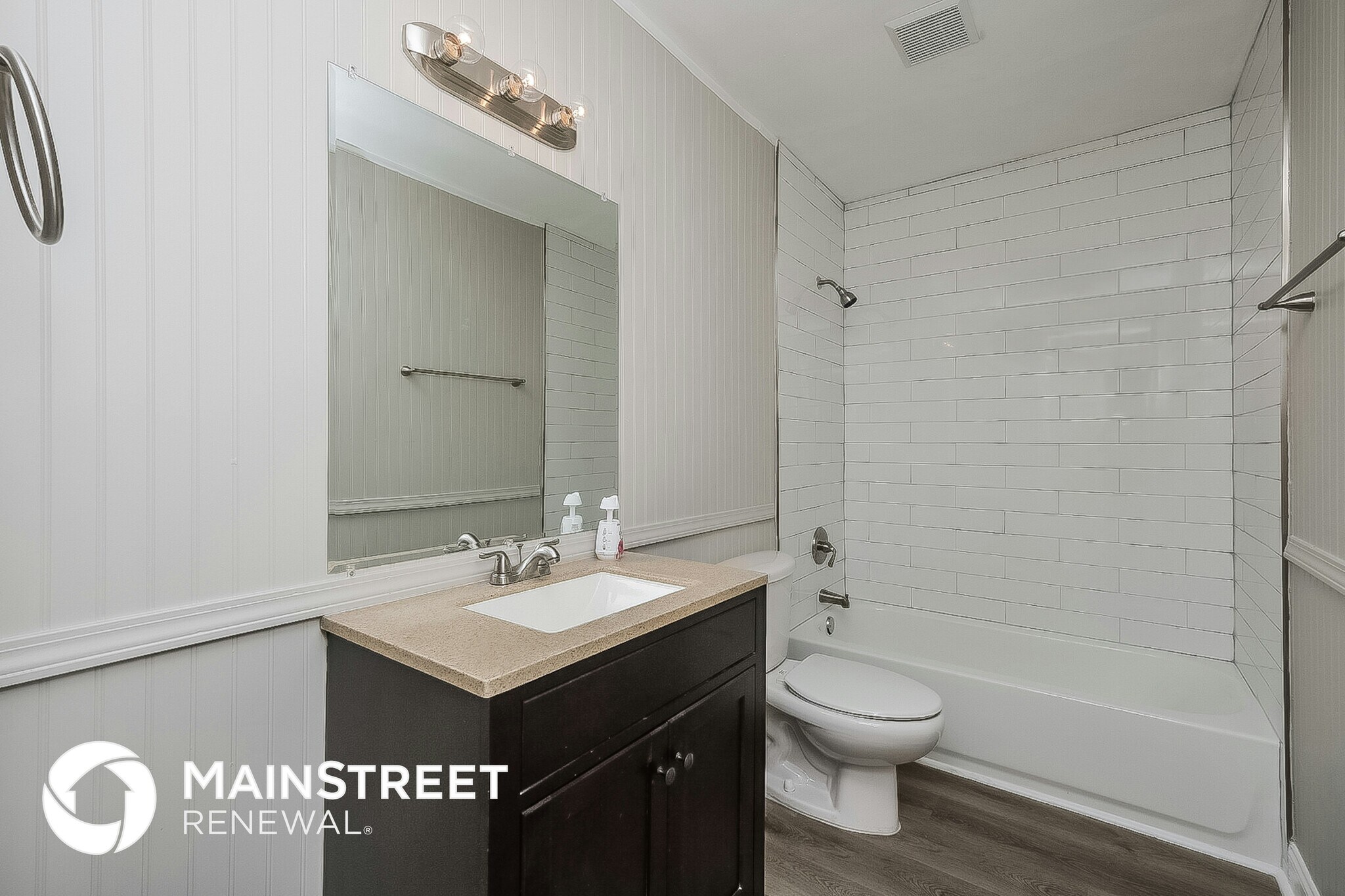 Building Photo - 4380 Old Colony Rd