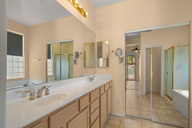 Building Photo - 7798 E Buteo Dr