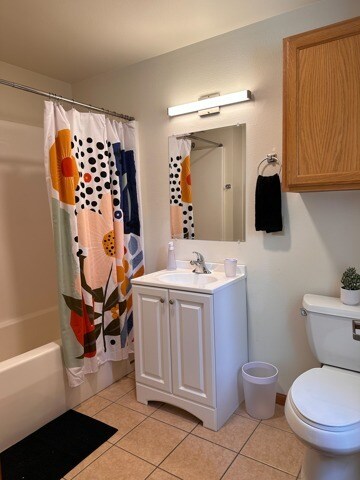 Bathroom-Studio - Varsity Campus Apartments