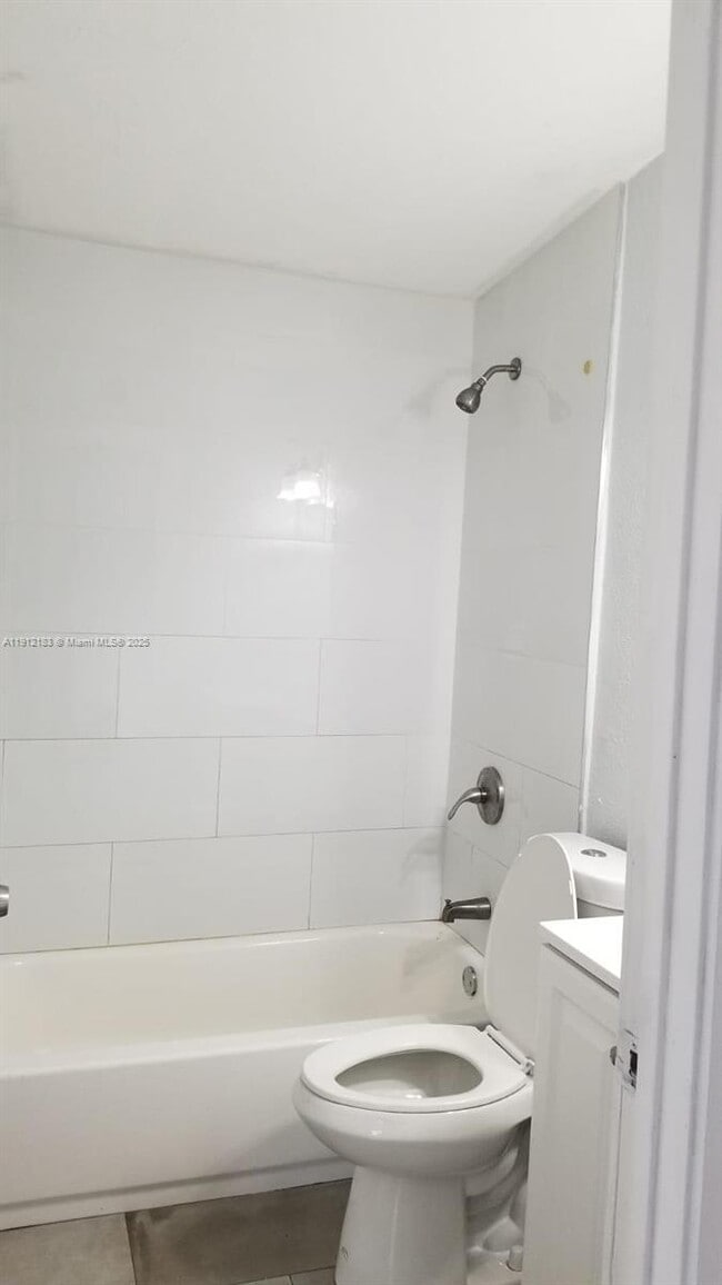 Building Photo - 1950 Rutland St