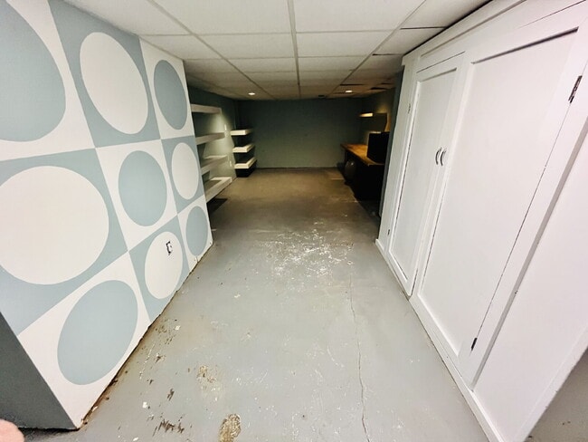 Building Photo - Charming 2-Bedroom Gem in Royal Oak – Walking Distance to Downtown!