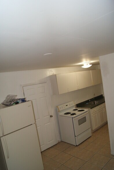 Kitchen - 1941 Pierce St