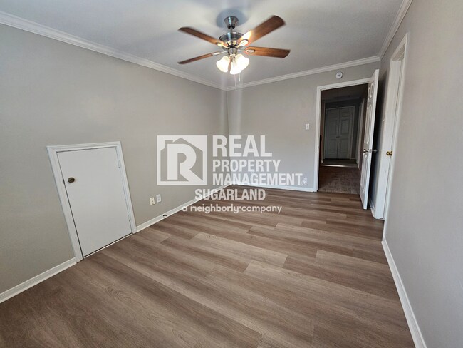 Building Photo - Elegant Living & Modern Comfort in Lexington Creek