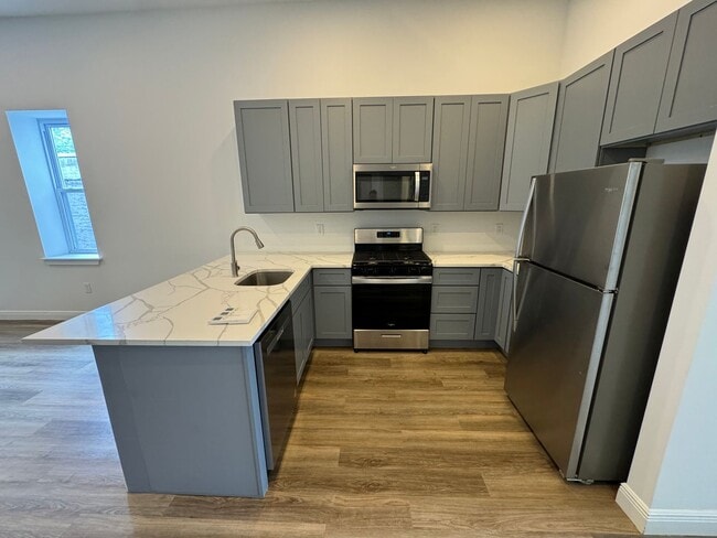 Building Photo - 322 Vine St