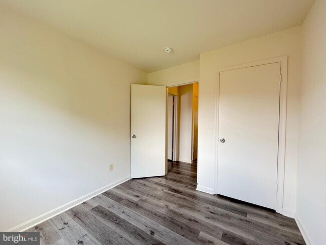 Building Photo - 4104 Sideburn Rd