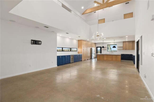 Building Photo - 35 Silverton Cir