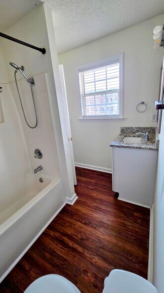 Building Photo - 210 Wimbledon Ct