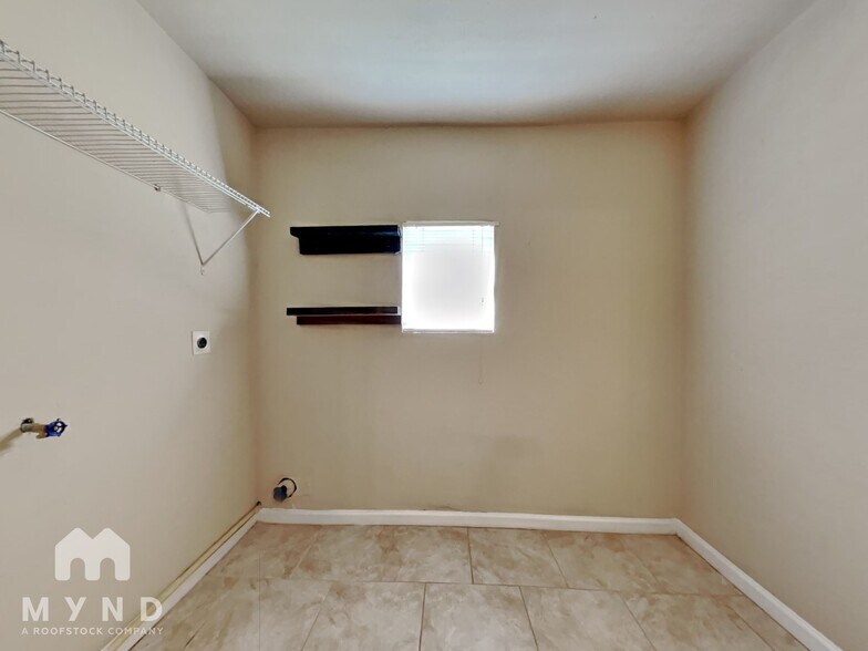 Building Photo - 305 Sherbrook Ct