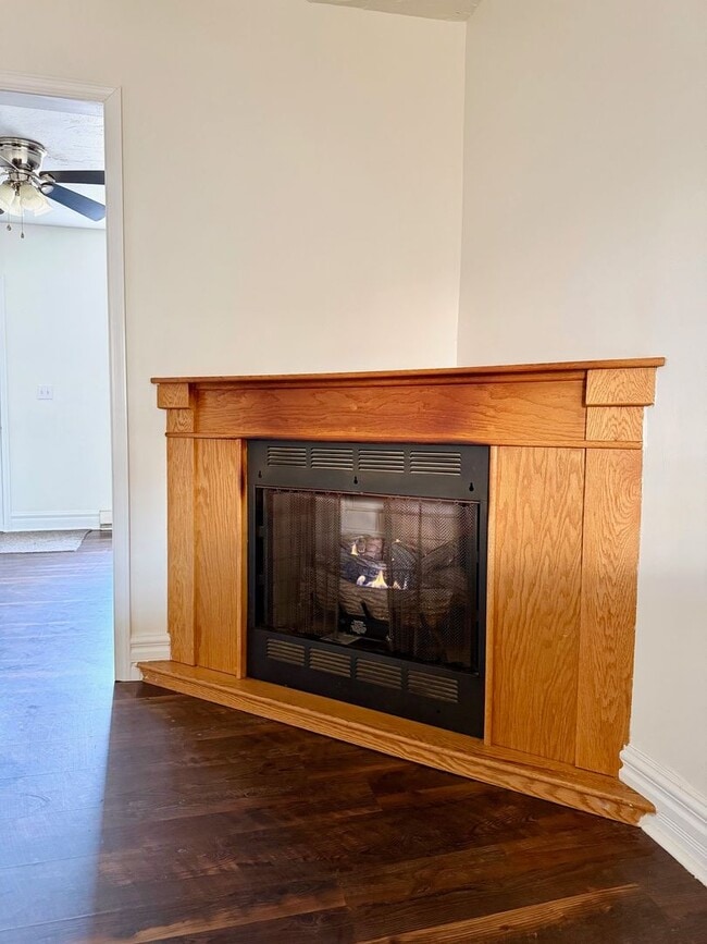 Building Photo - Cozy + Convenient Hanover 3BR w/ Backyard & Fireplace